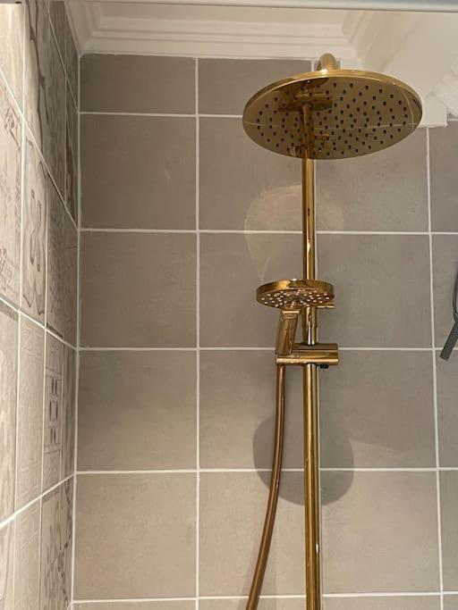 Gard Med Egen Sjoe Med Bryggbat, Nyrenoverat! Katrineholm Extérieur photo